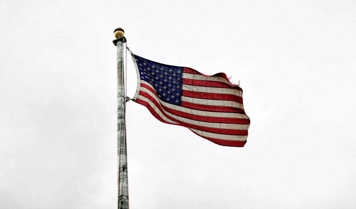 How to Mount a Flag On Your Car