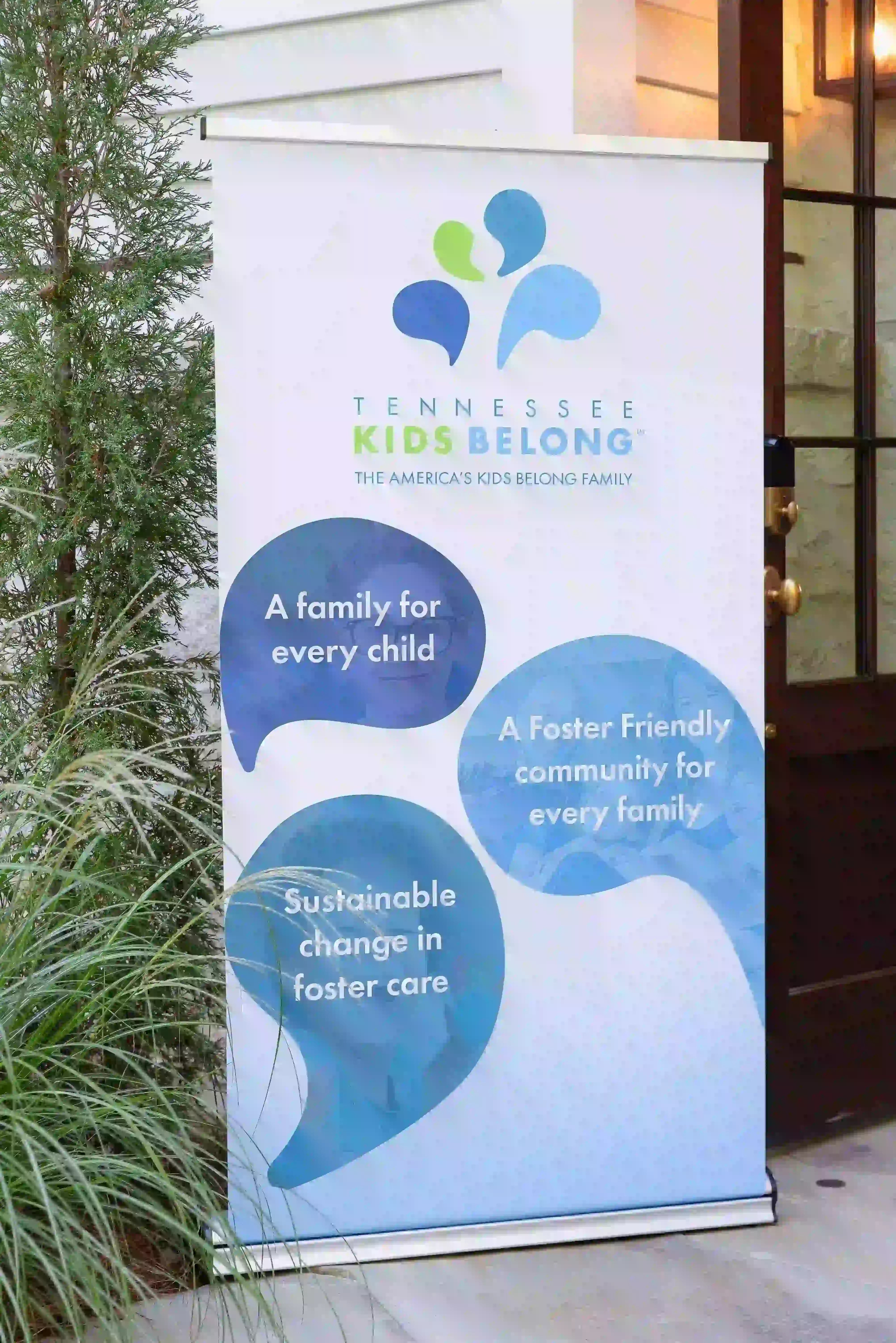 Tennessee Kids Belong banner with text and logo outdoors